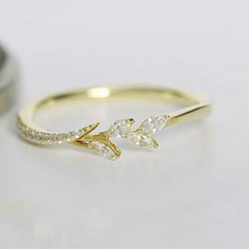 Glamorous Eternity Leaf Zircon Wedding Band Ring